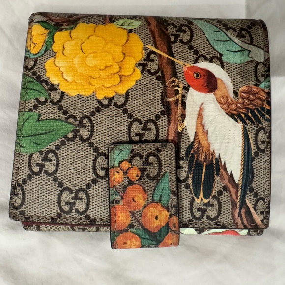 Gucci GG Supreme Floral Butterfly Print Wallet | Designer Canvas Wallet - Picture 2 of 4